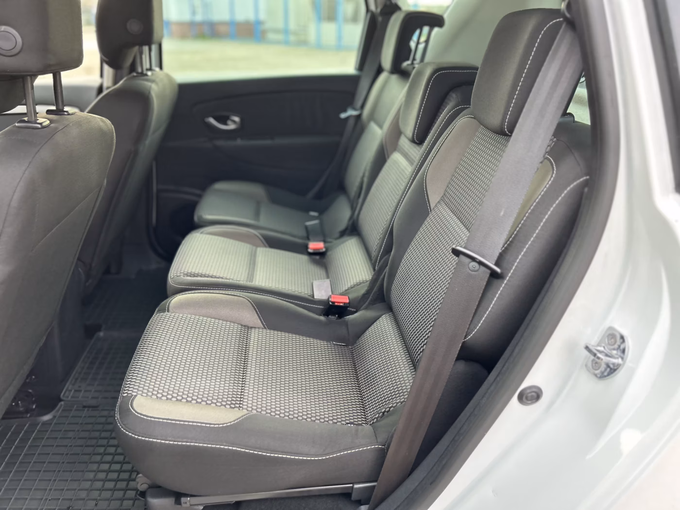 Renault Scenic XMOD фото 11