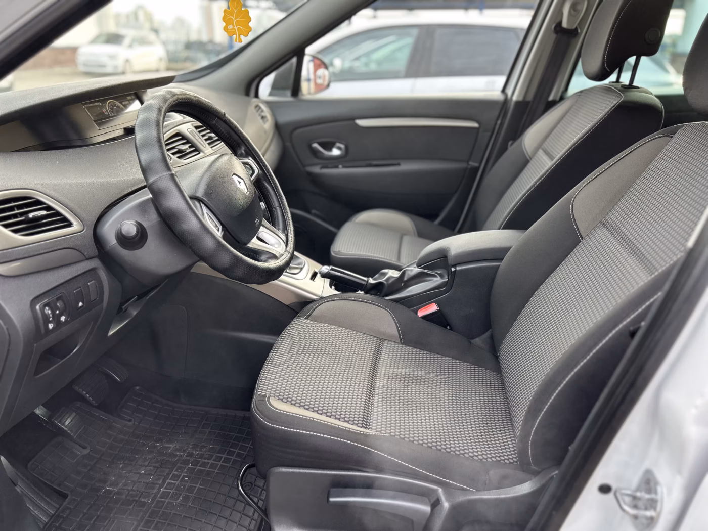 Renault Scenic XMOD фото 22