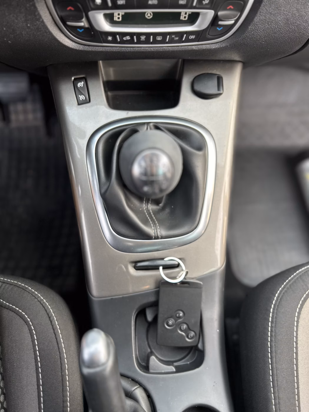 Renault Scenic XMOD фото 15