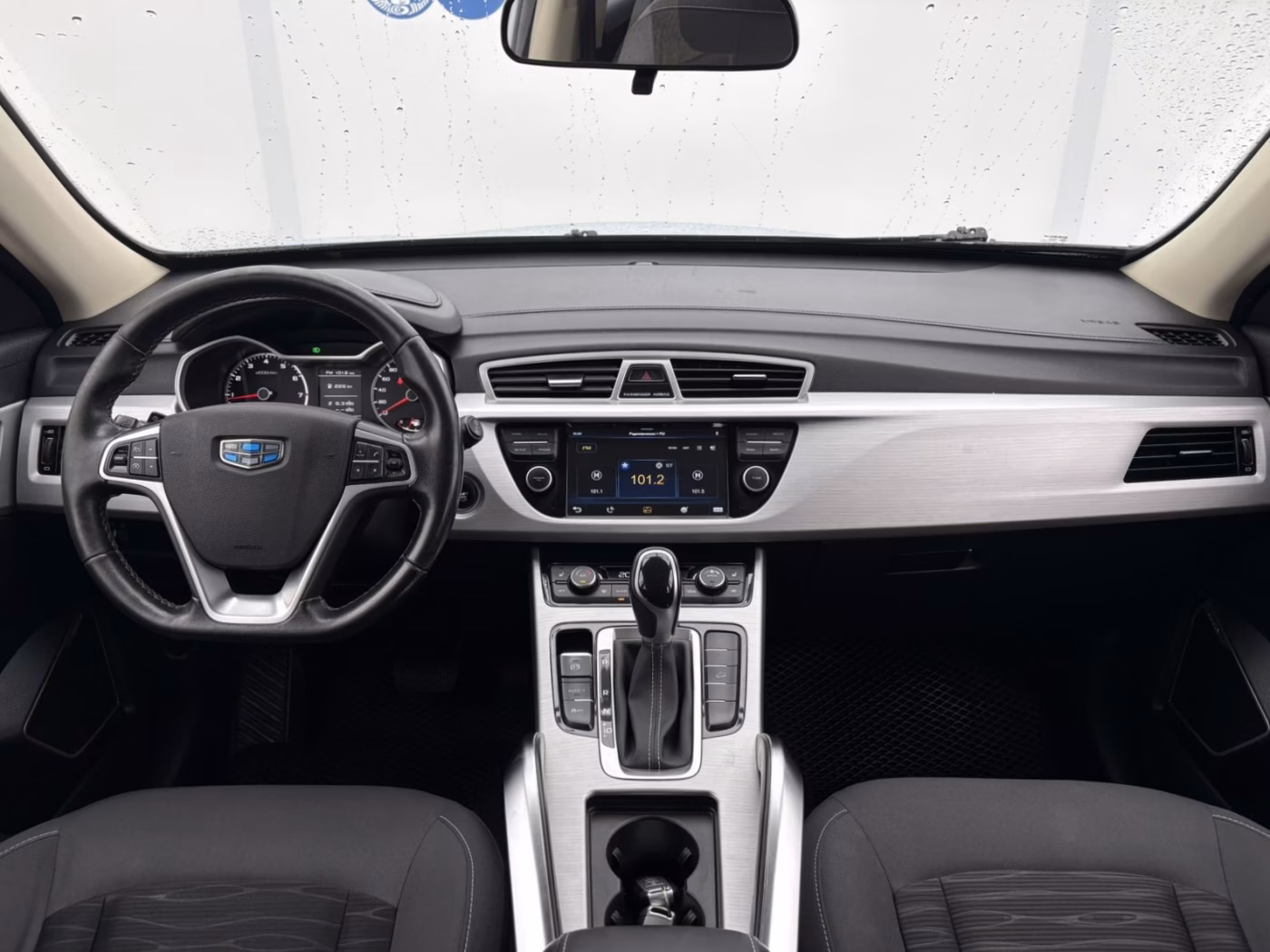 Geely Atlas фото 7