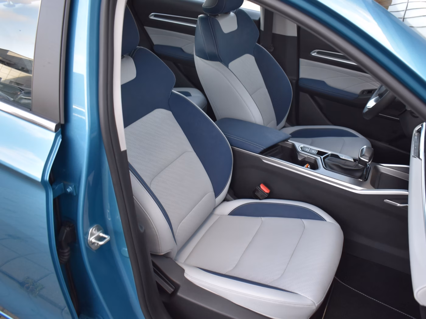 Geely Emgrand фото 13