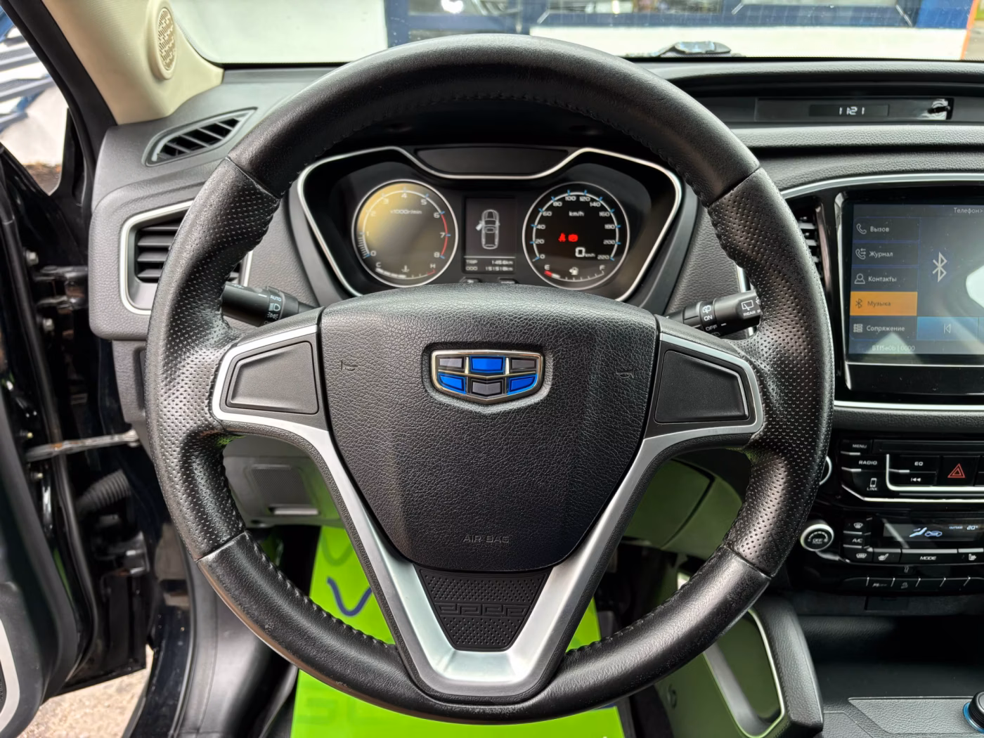 Geely Emgrand X7 фото 10