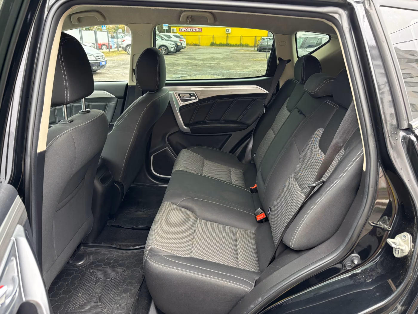 Geely Emgrand X7 фото 16