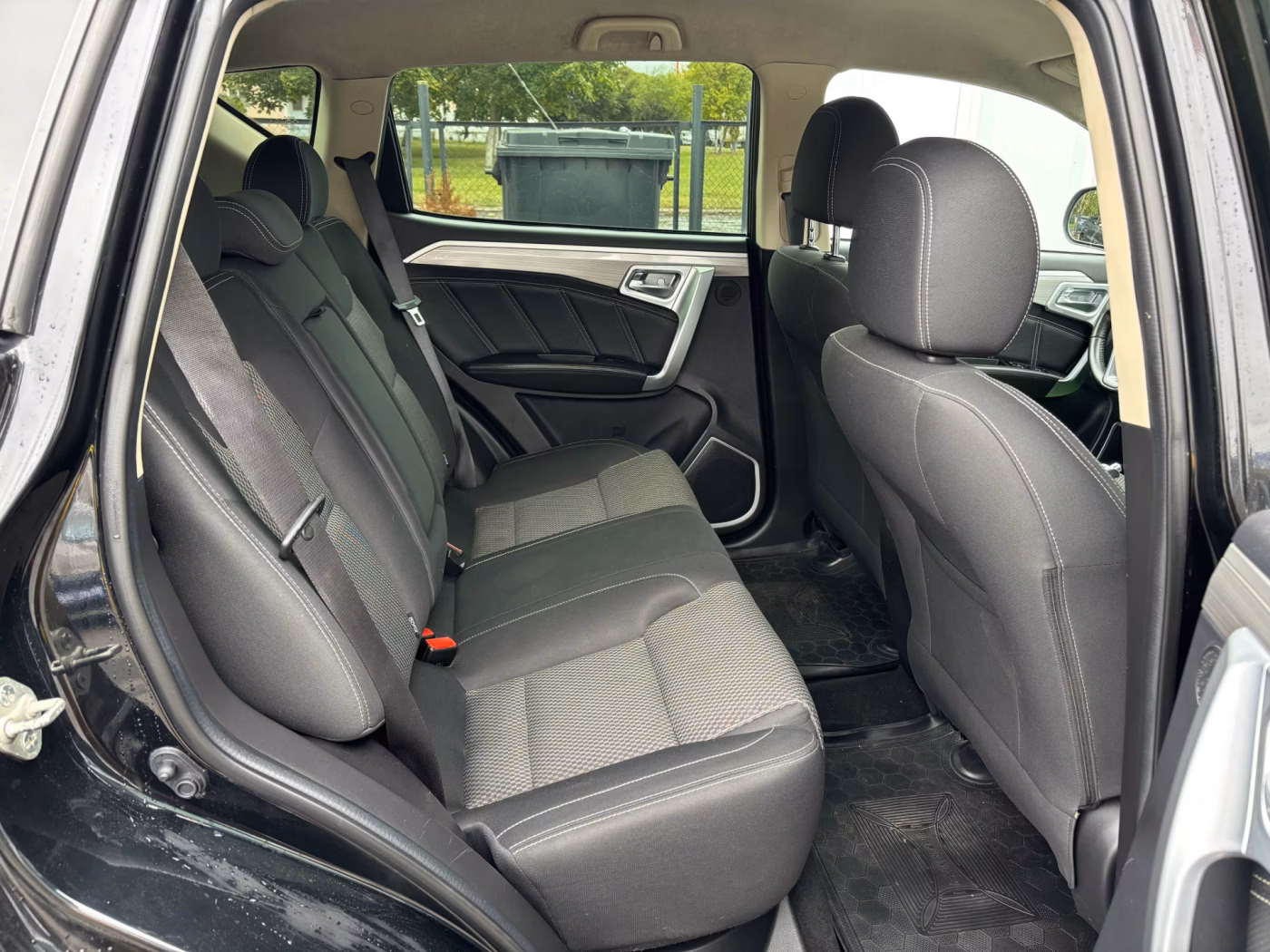 Geely Emgrand X7 фото 18