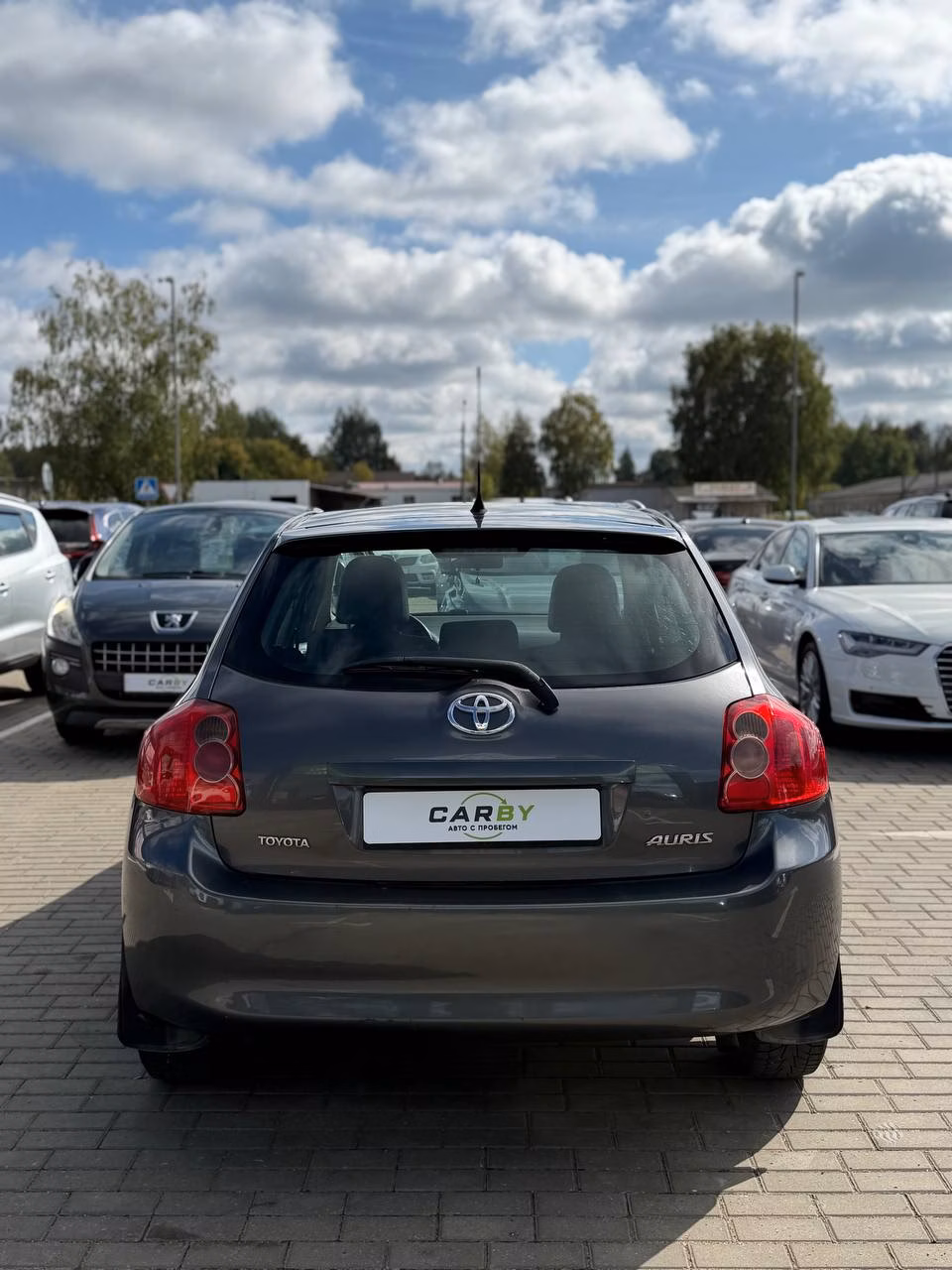 Toyota Auris фото 5