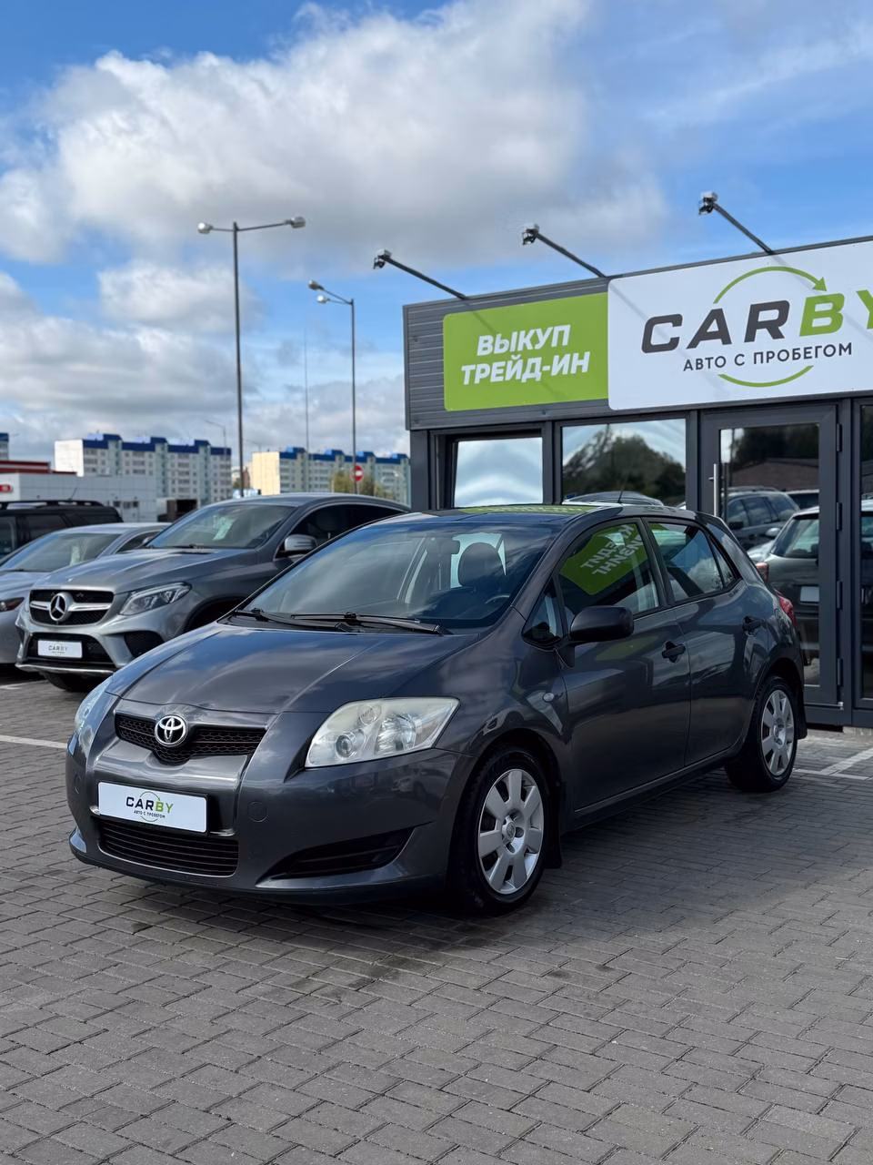 Toyota Auris фото 2