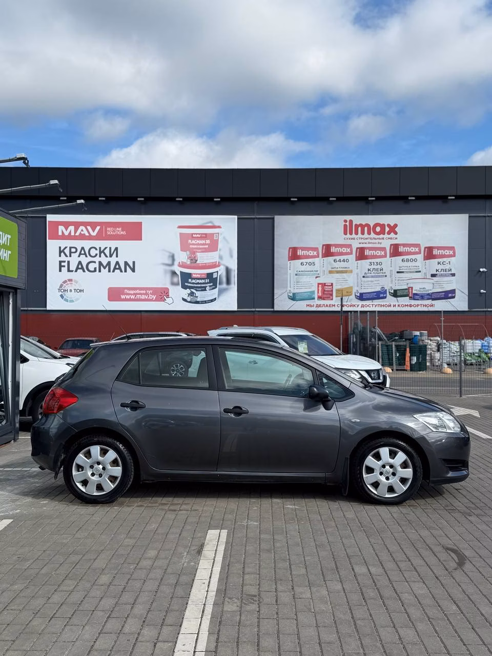 Toyota Auris фото 7