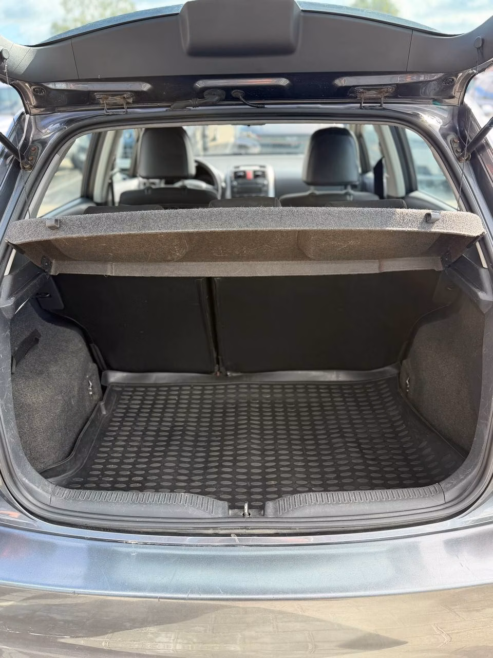Toyota Auris фото 11