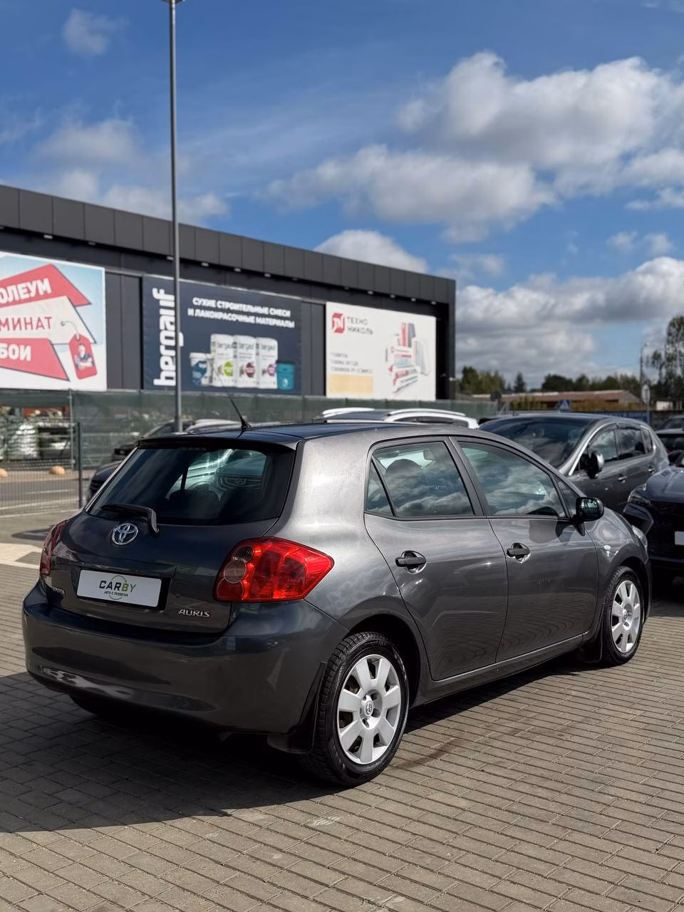 Toyota Auris фото 6