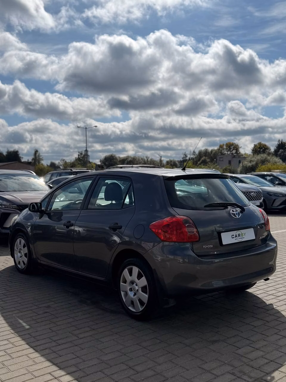 Toyota Auris фото 4