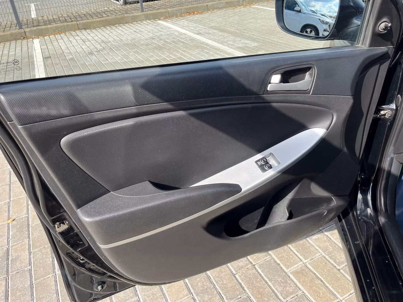 Hyundai Solaris фото 9
