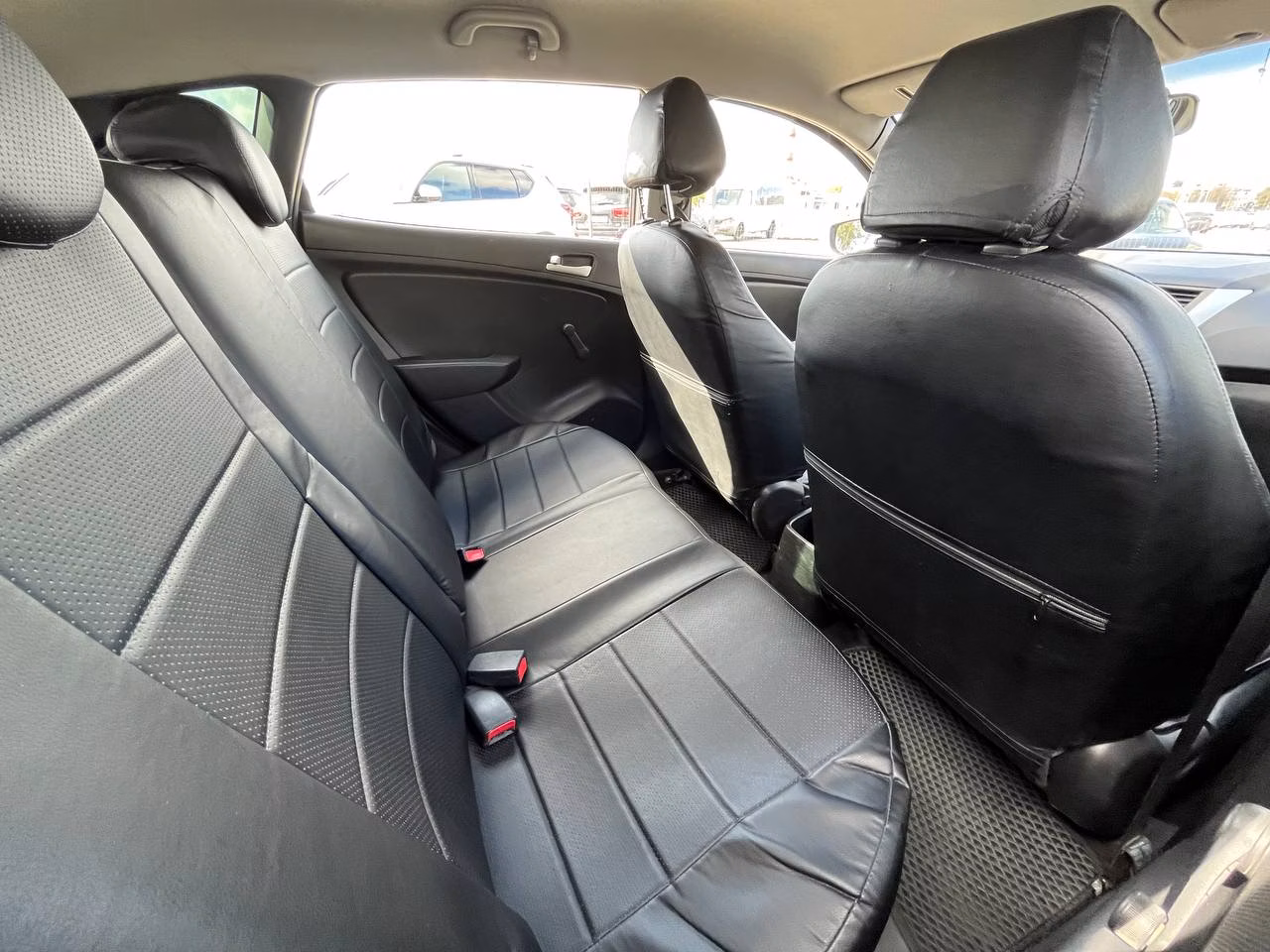 Hyundai Solaris фото 16
