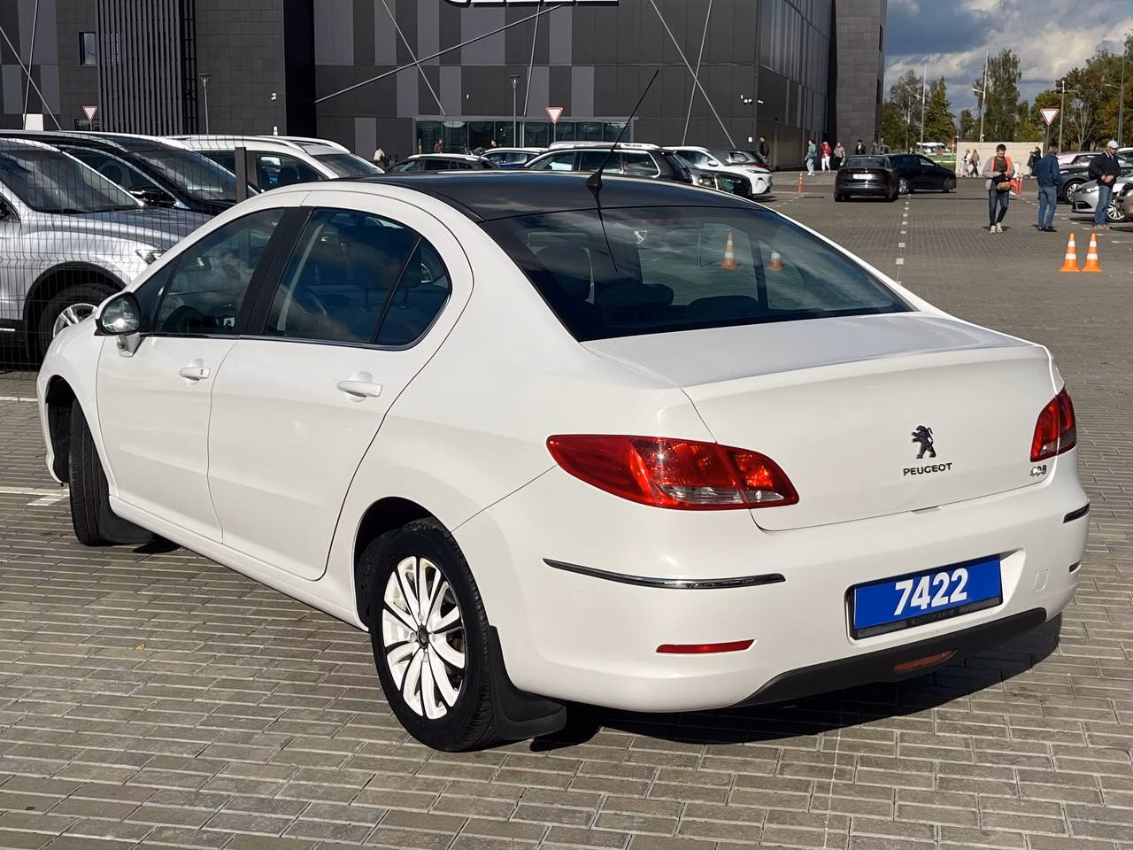 Peugeot 408 фото 7