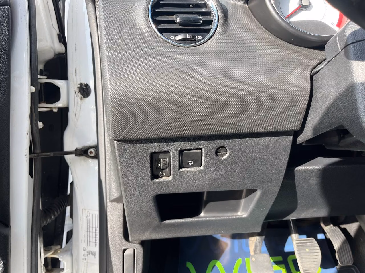Peugeot 408 фото 10