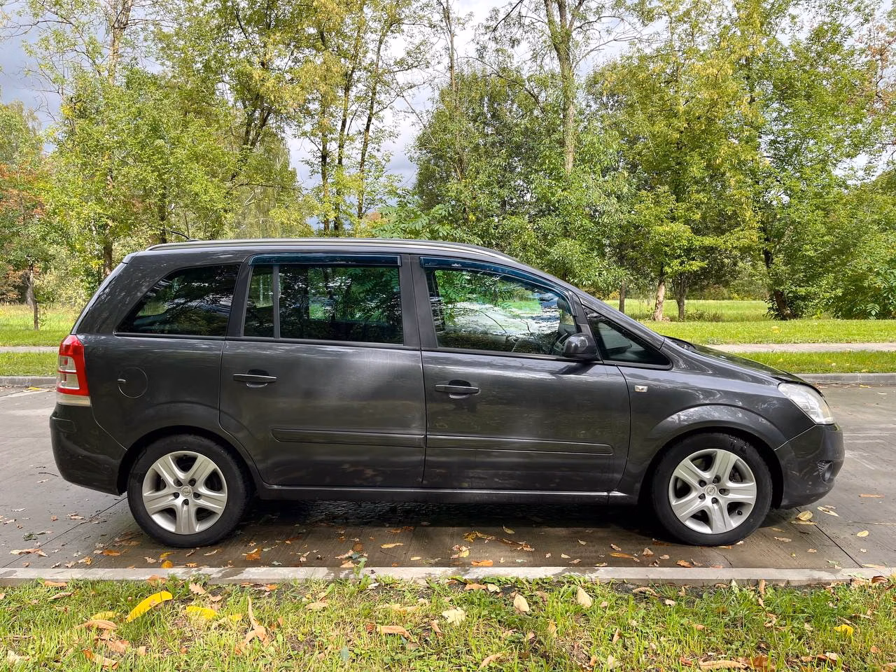 Opel Zafira фото 10