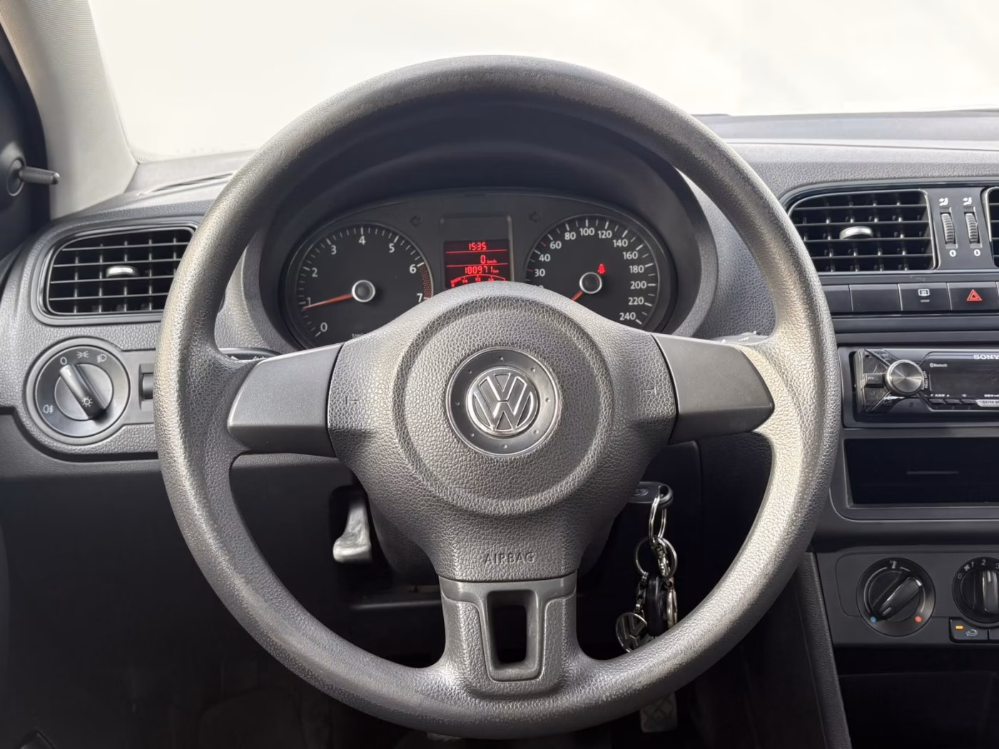 Volkswagen Polo Sedan фото 8