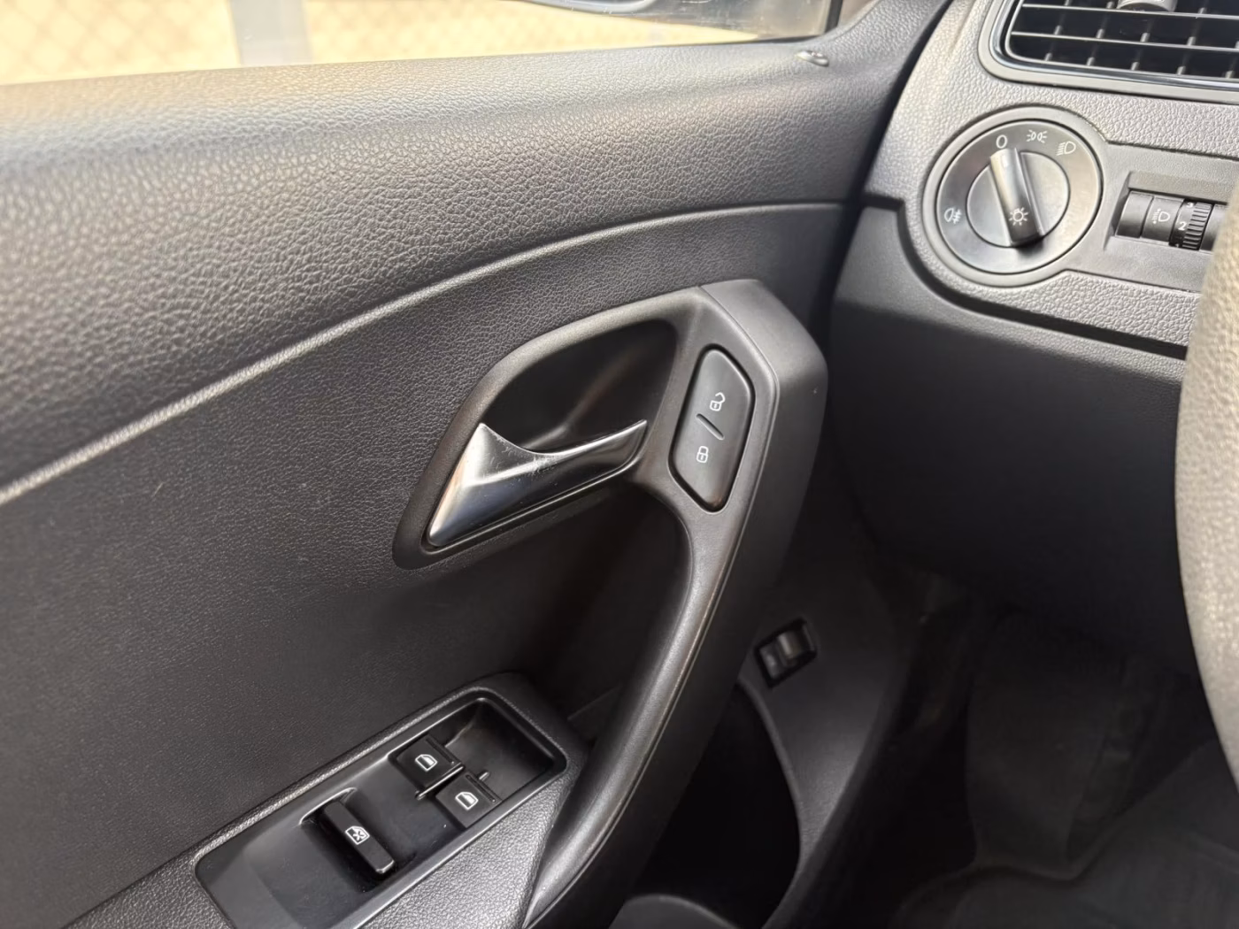 Volkswagen Polo Sedan фото 13