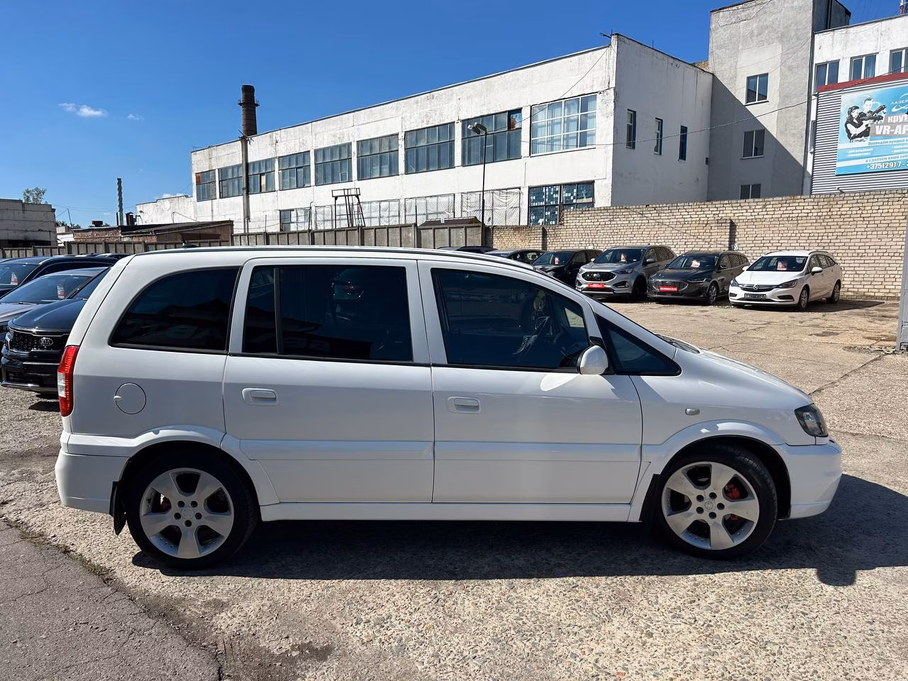 Opel Zafira фото 4