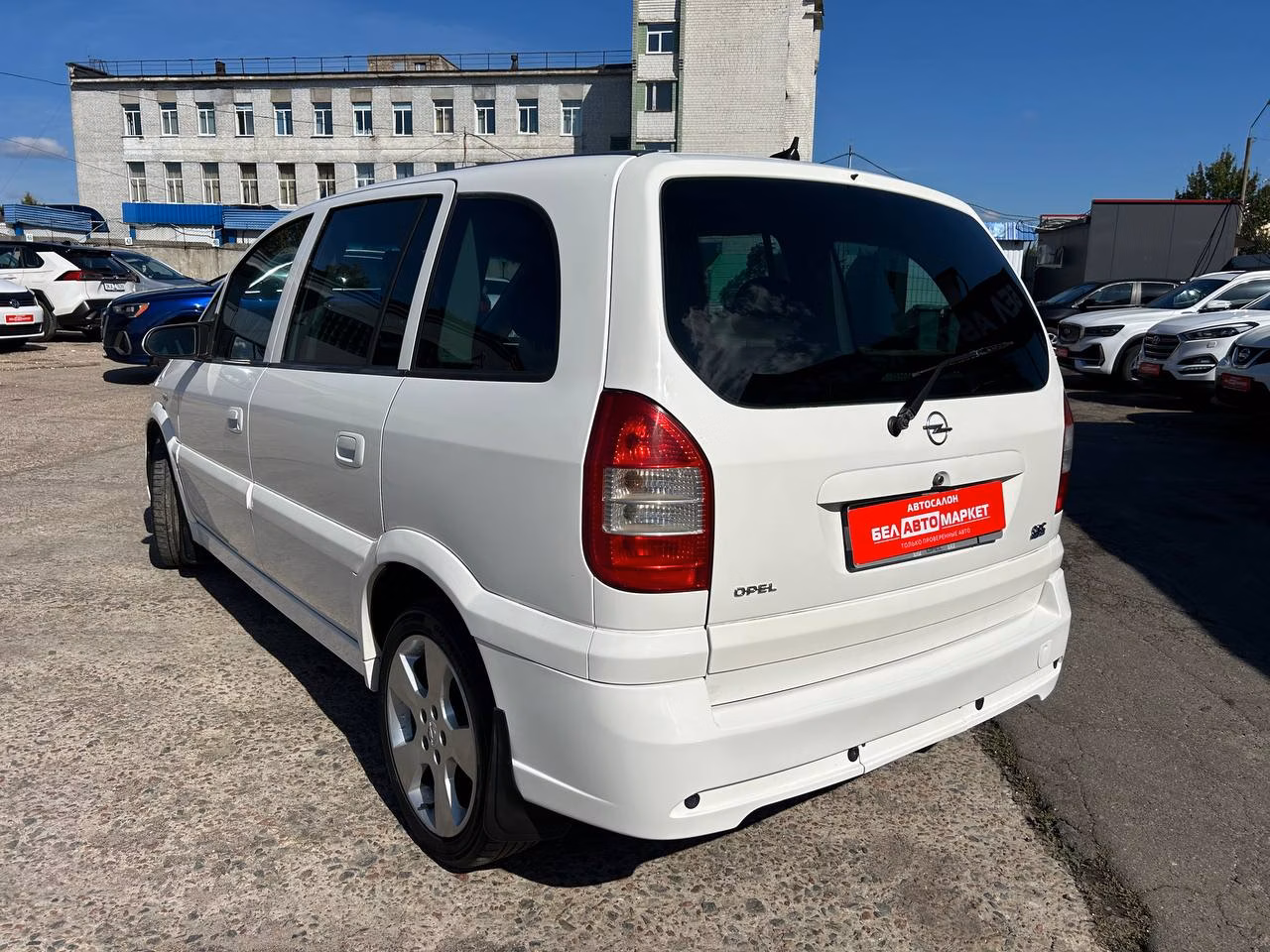 Opel Zafira фото 7