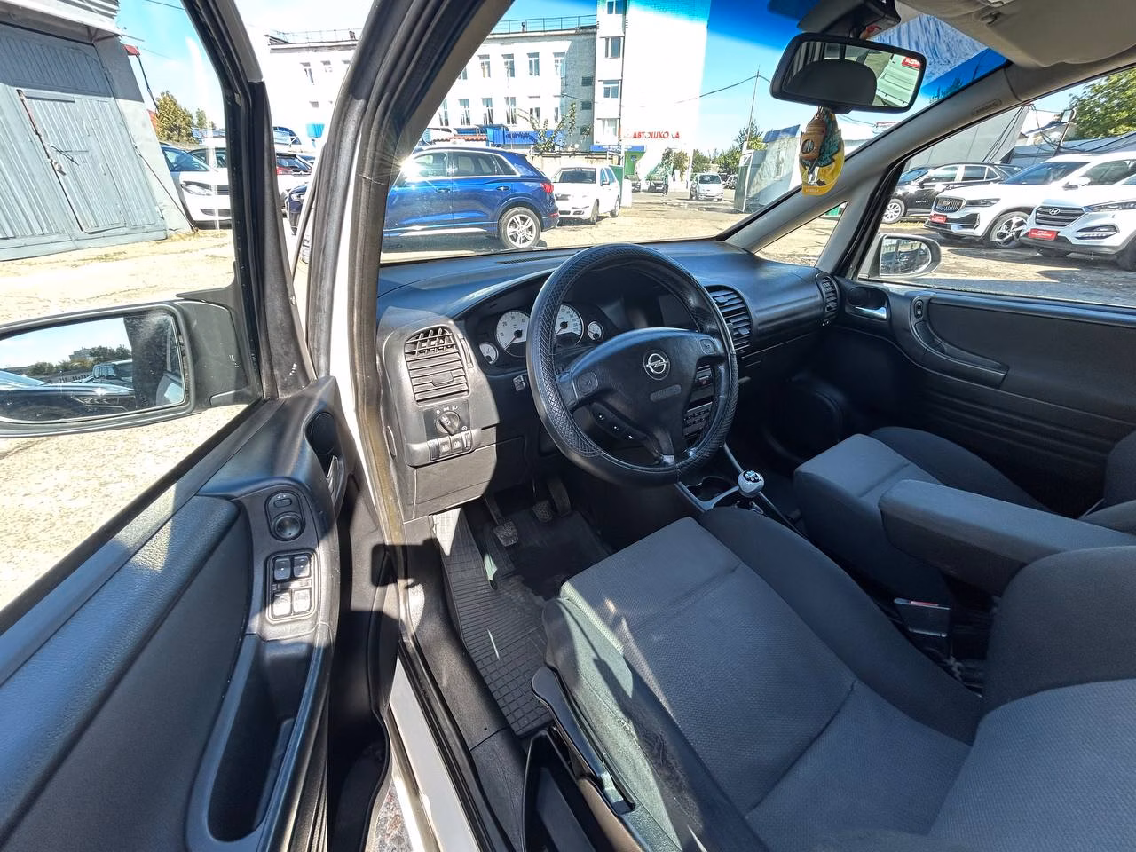 Opel Zafira фото 8