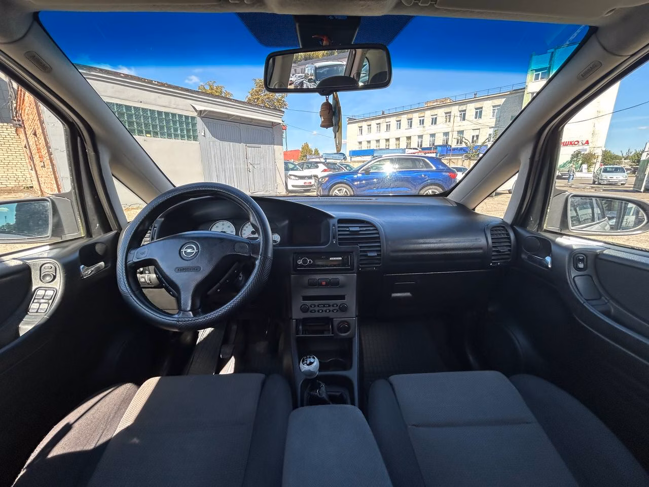 Opel Zafira фото 10