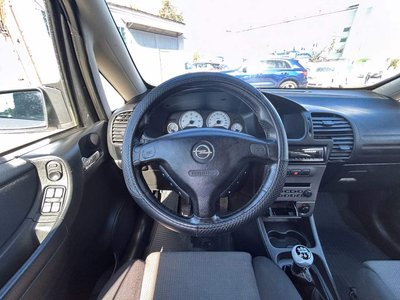 Opel Zafira фото 11