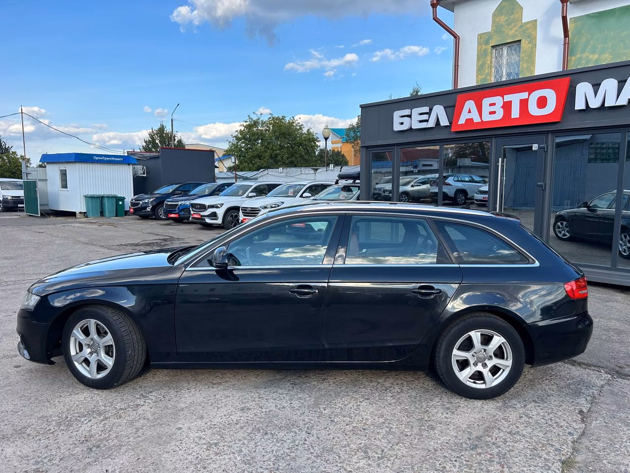 Audi A4 фото 8