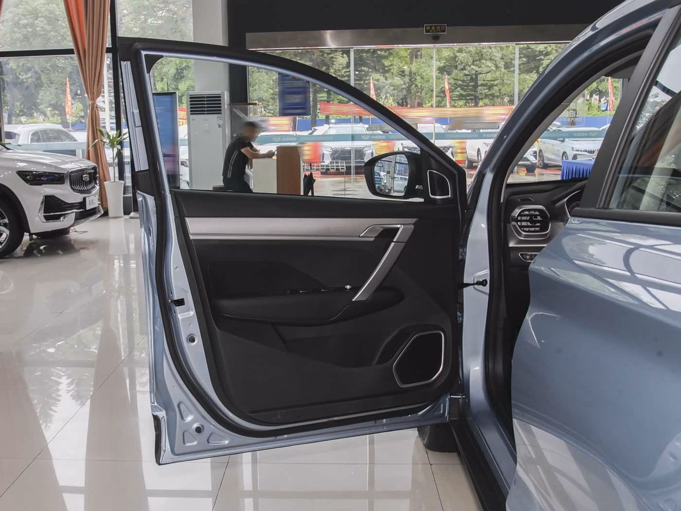 Geely Binyue фото 9