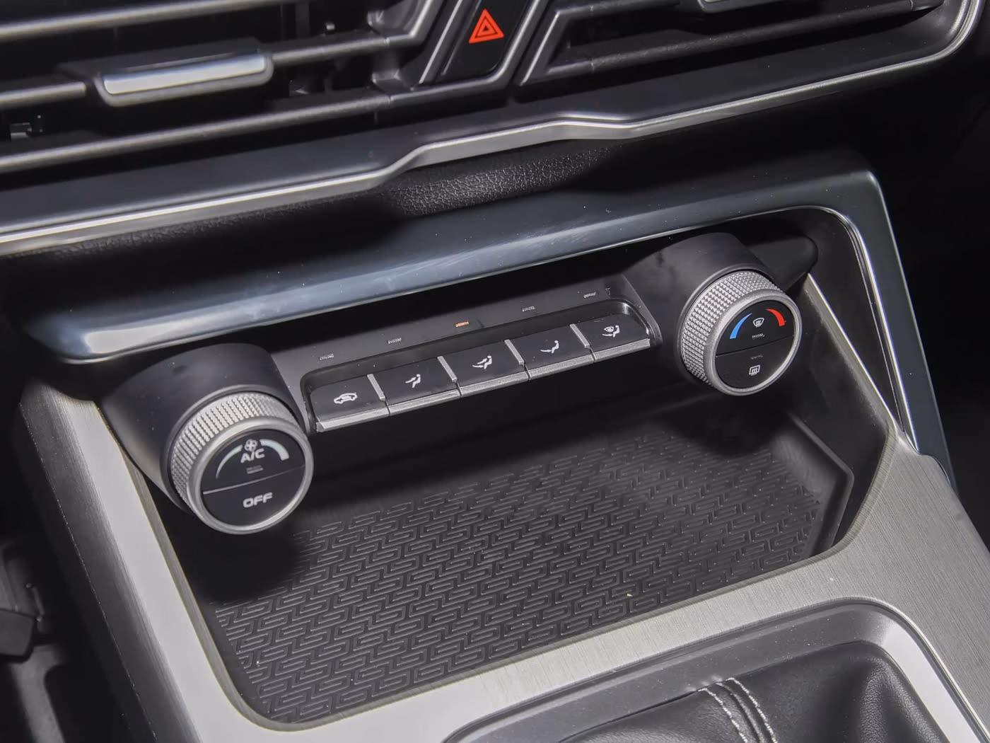 Geely Binyue фото 13