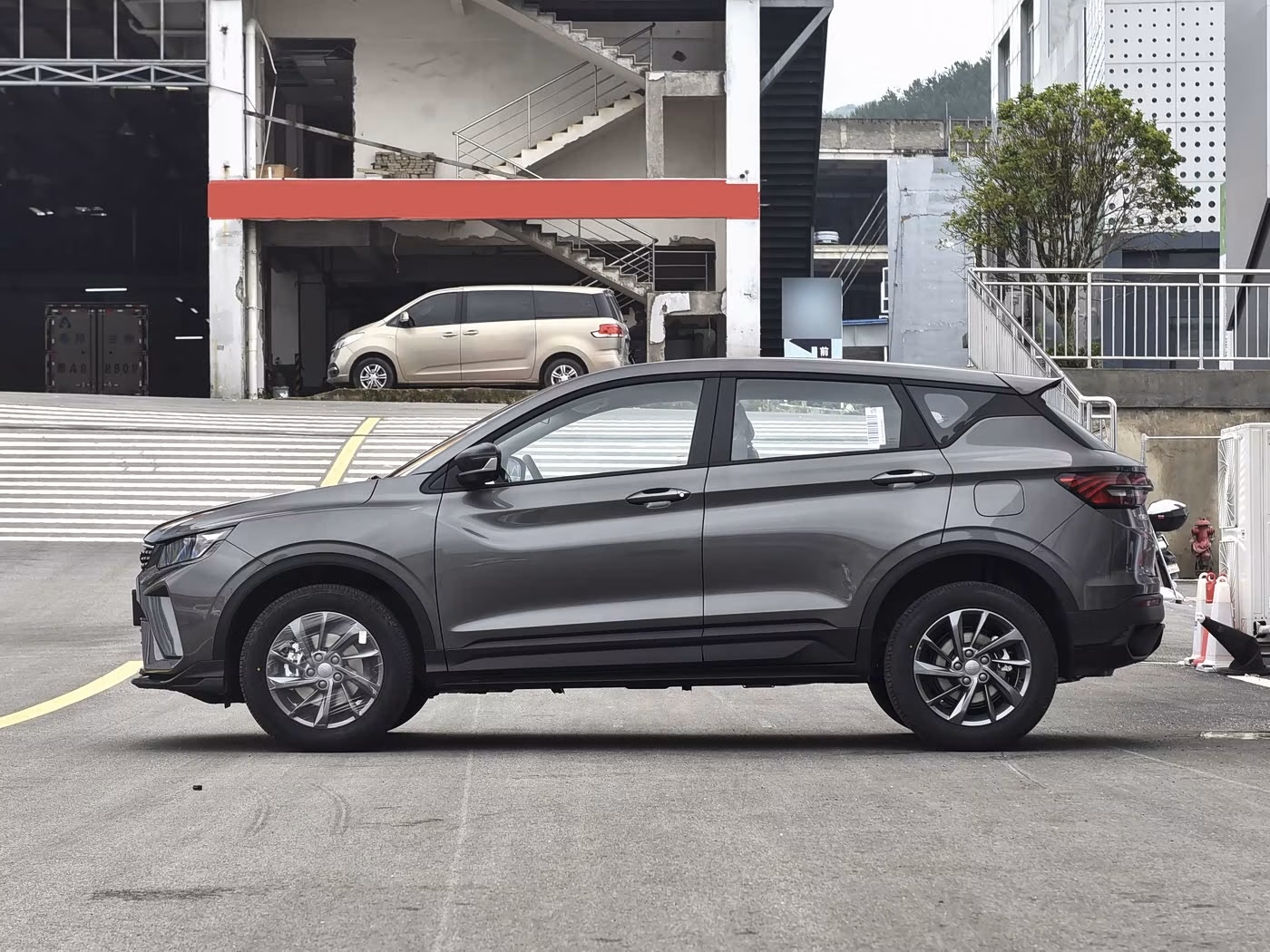 Geely Binyue фото 7