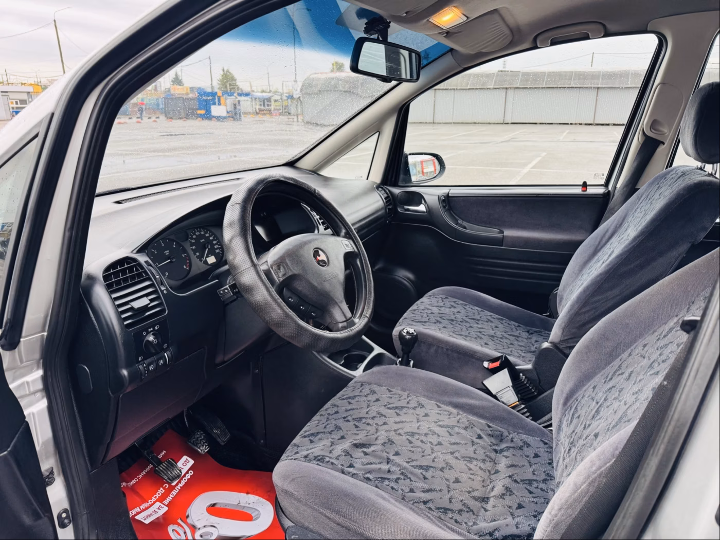 Opel Zafira фото 5