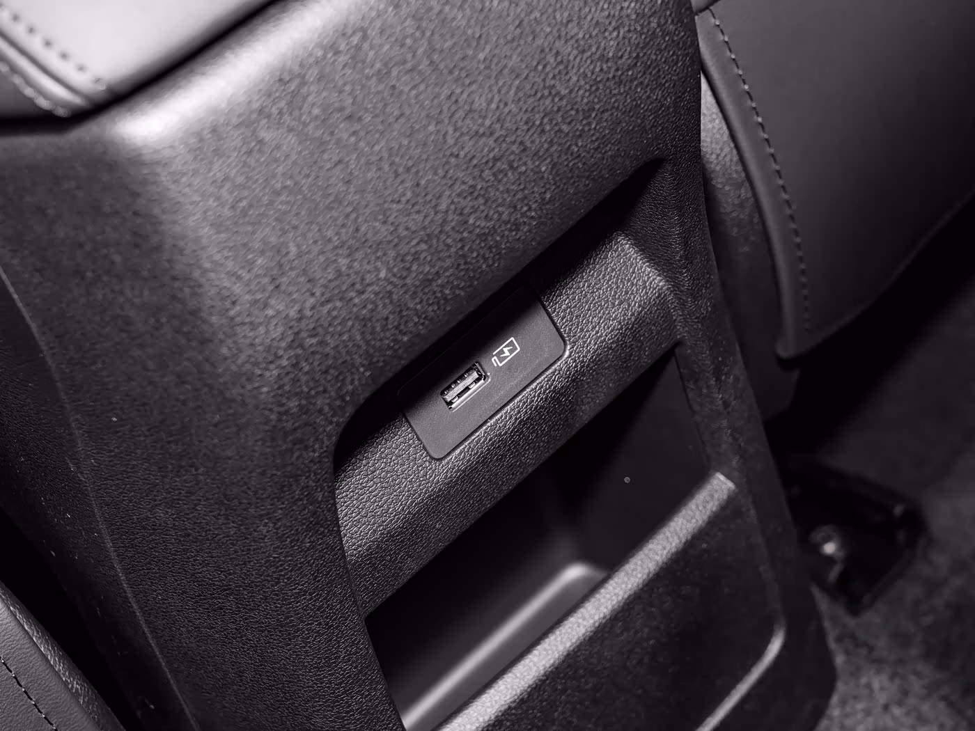 Geely Binyue фото 19