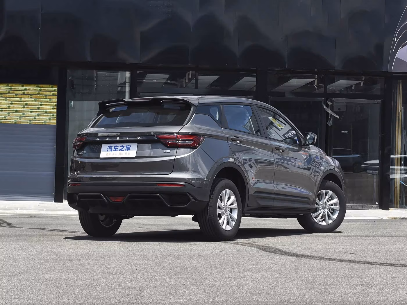 Geely Binyue фото 4