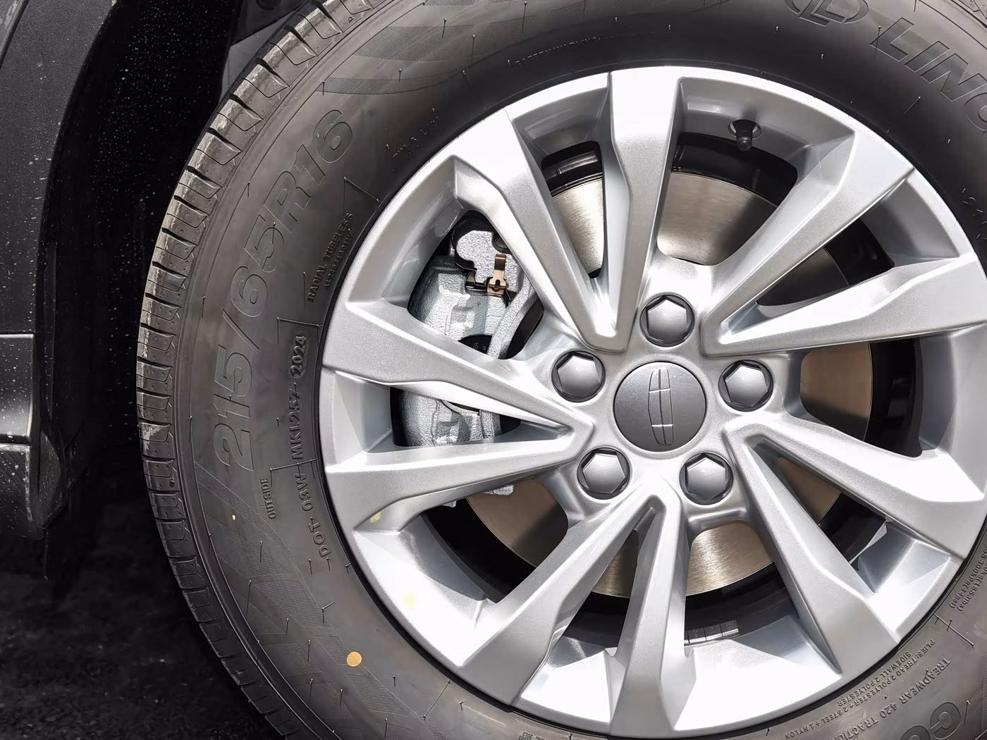 Geely Binyue фото 10