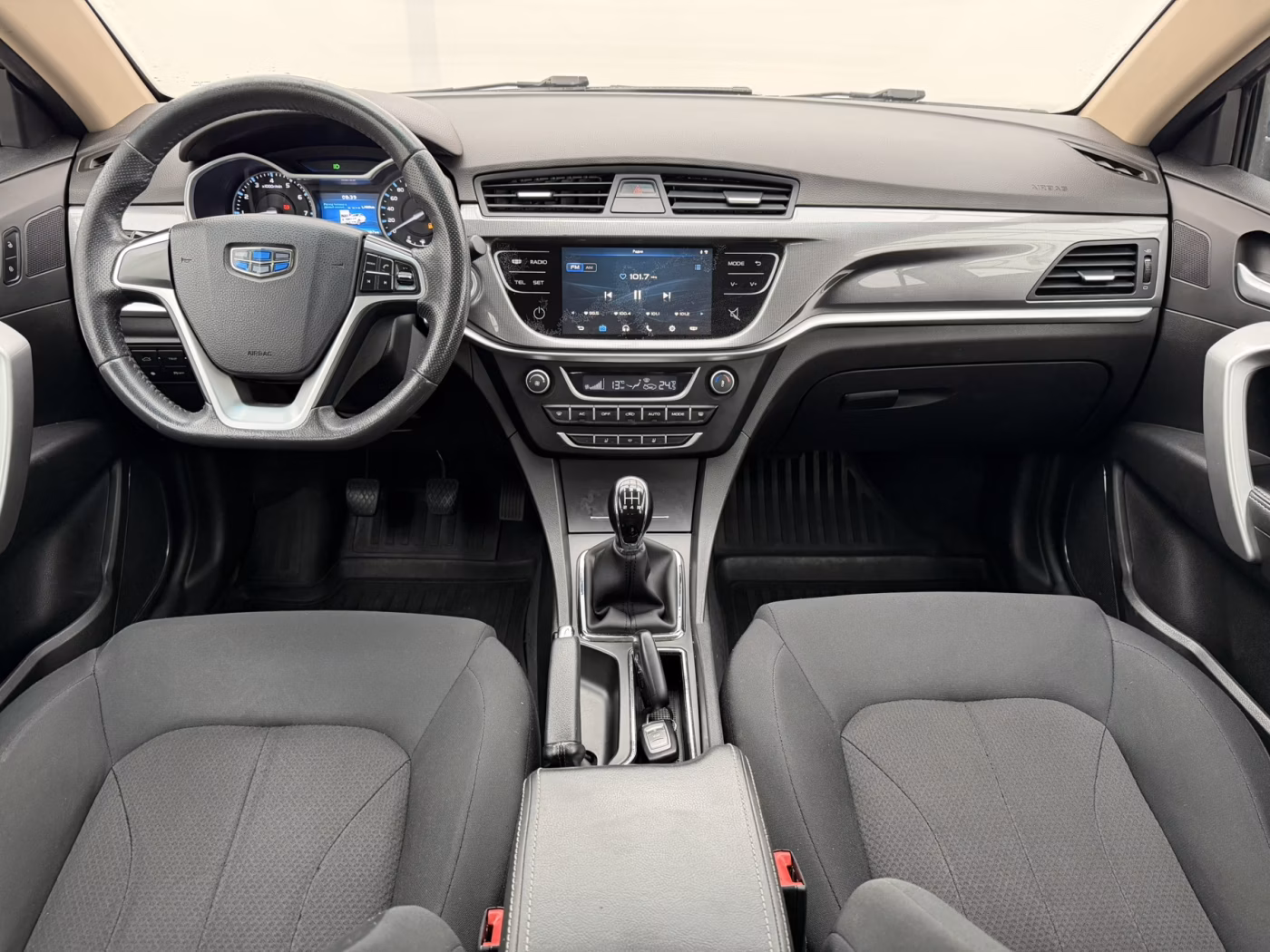 Geely Emgrand фото 11