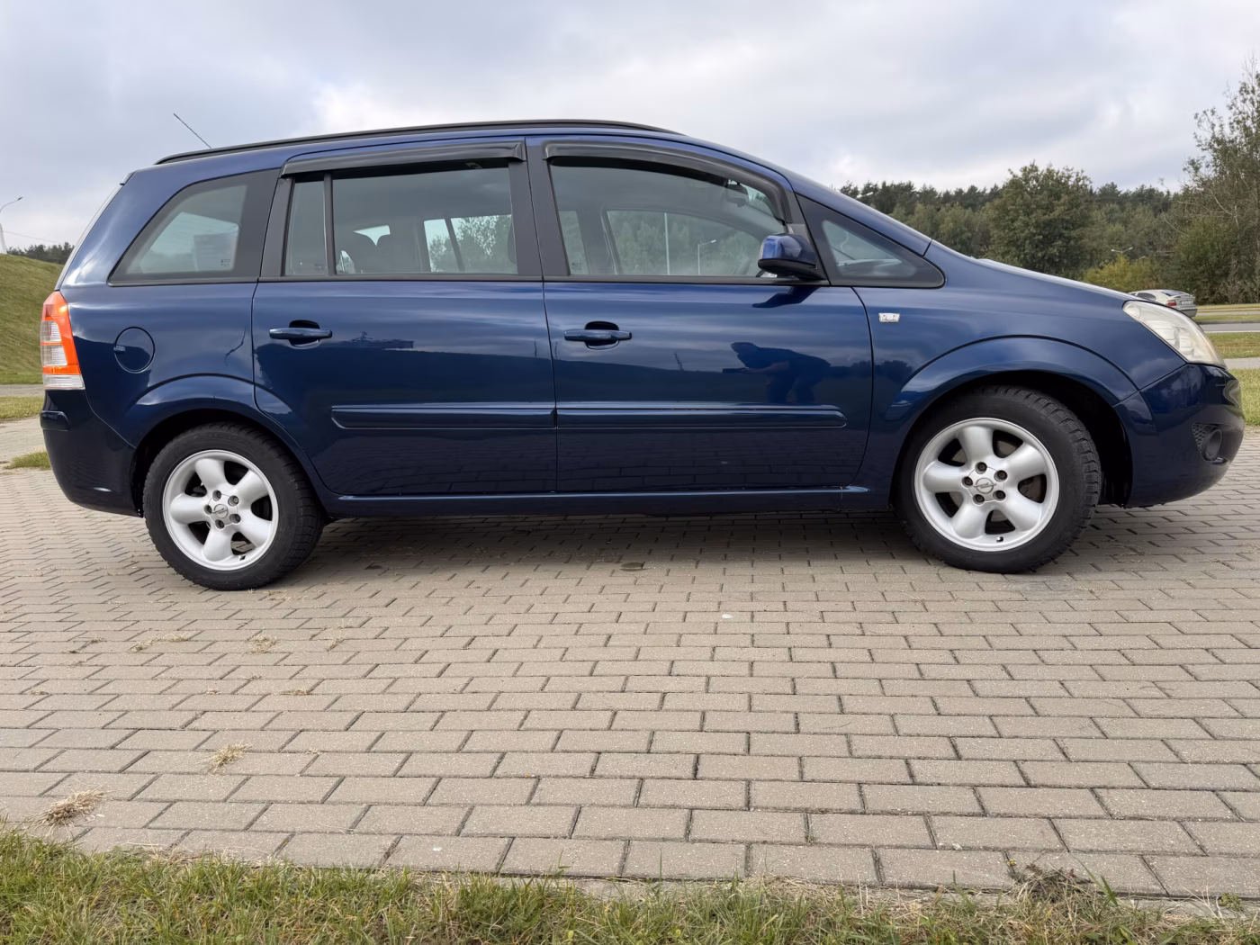 Opel Zafira фото 5