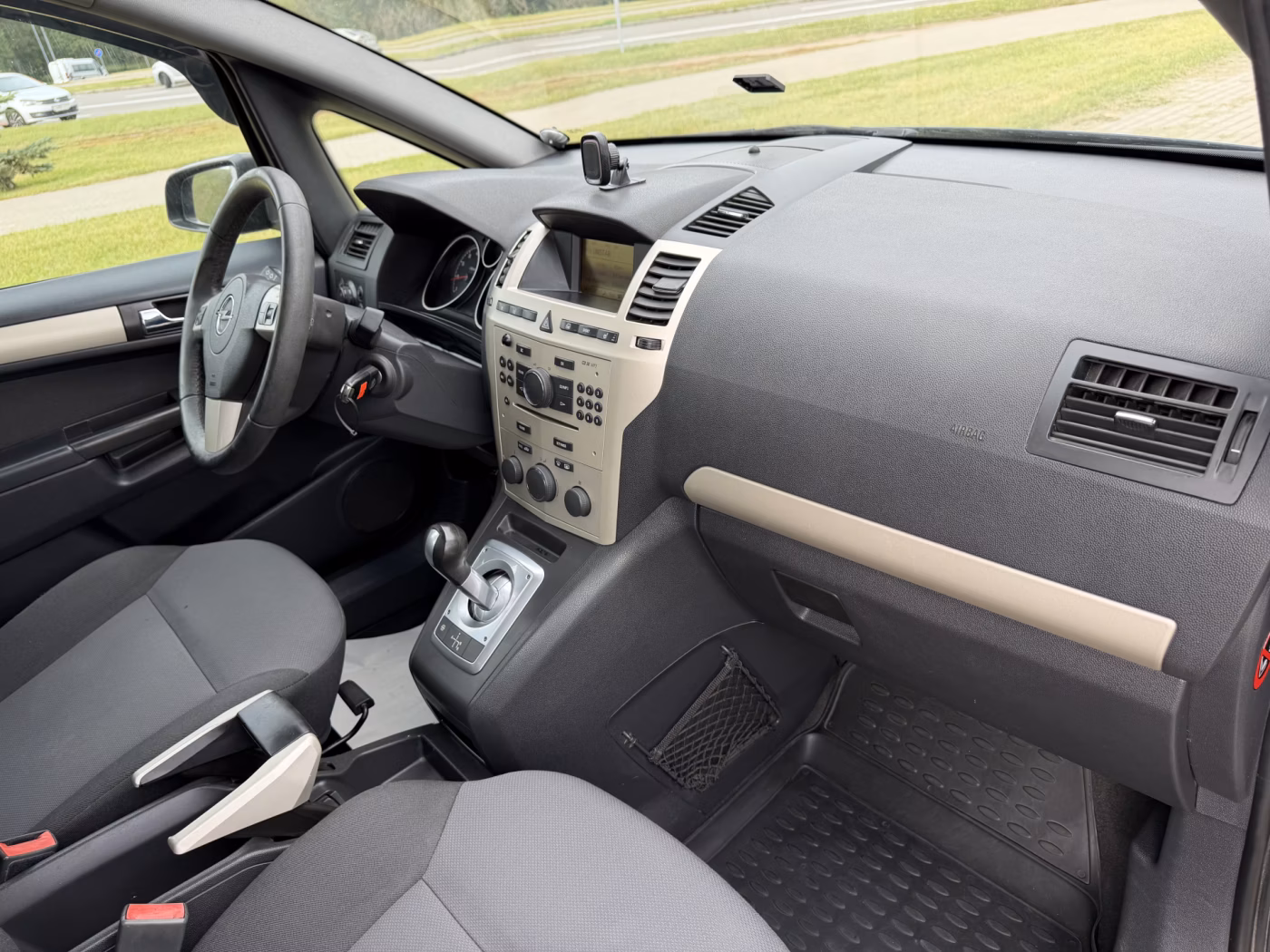 Opel Zafira фото 7