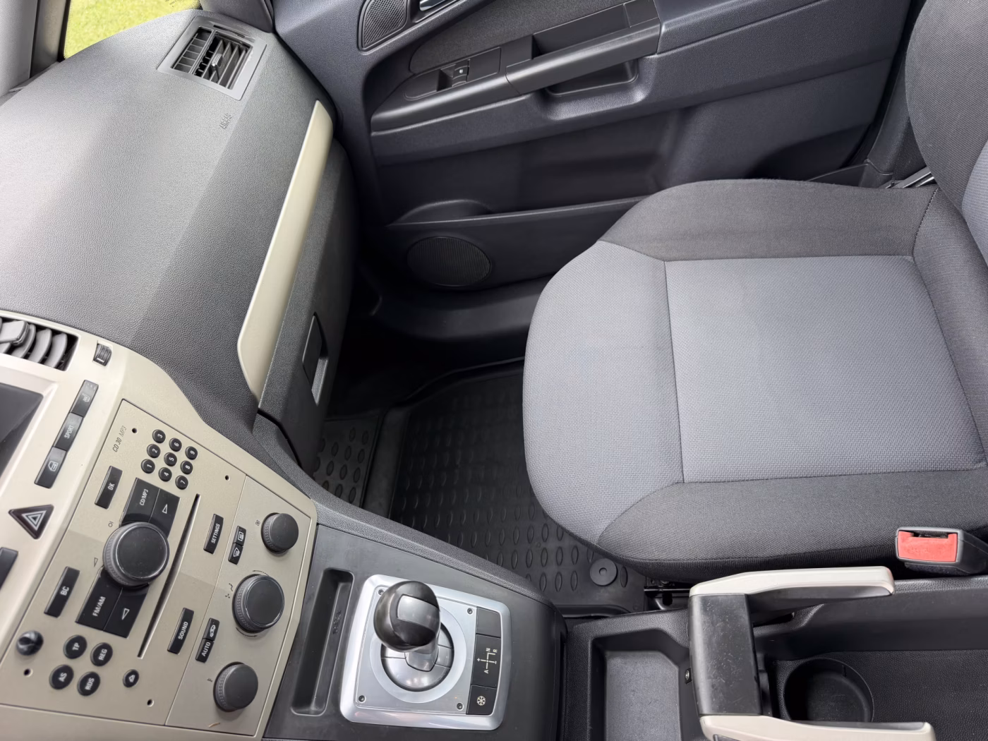 Opel Zafira фото 15
