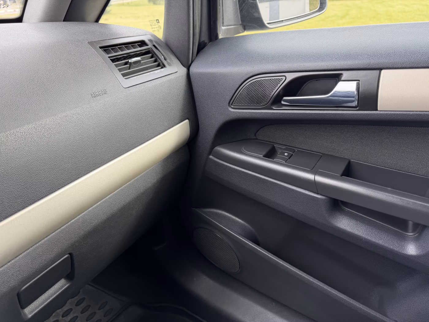 Opel Zafira фото 18