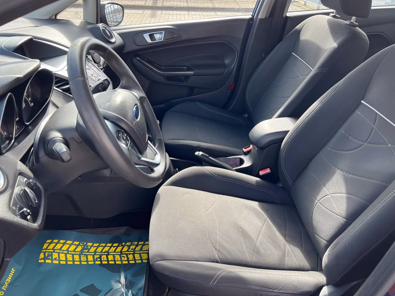 Ford Fiesta фото 14