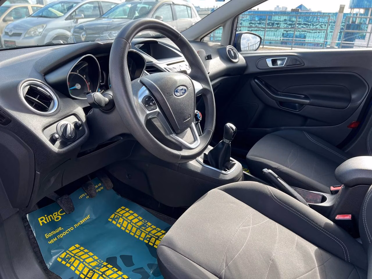 Ford Fiesta фото 13