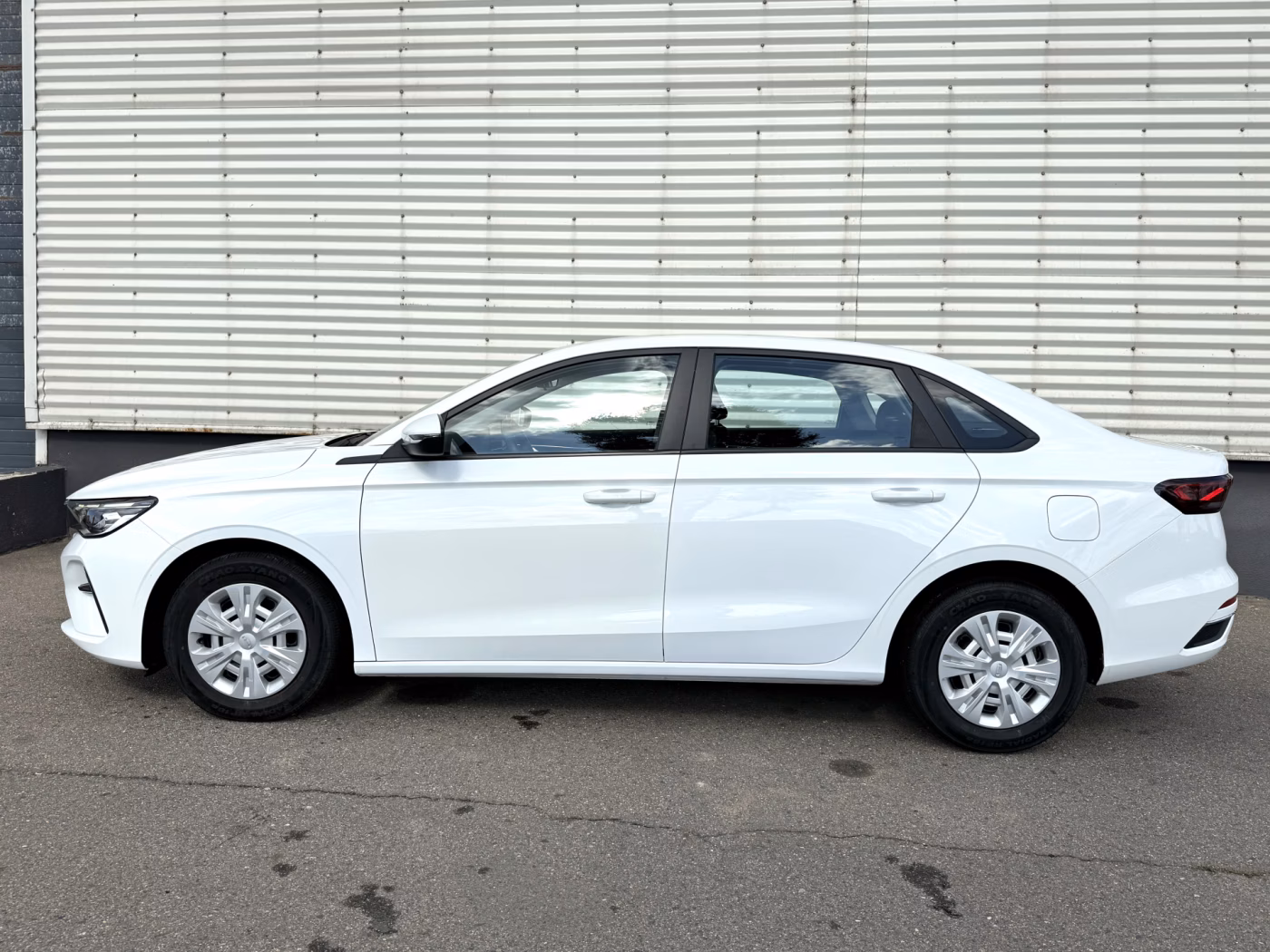 Geely Emgrand фото 2