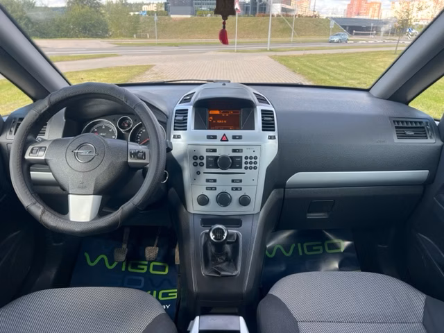 Opel Zafira фото 15