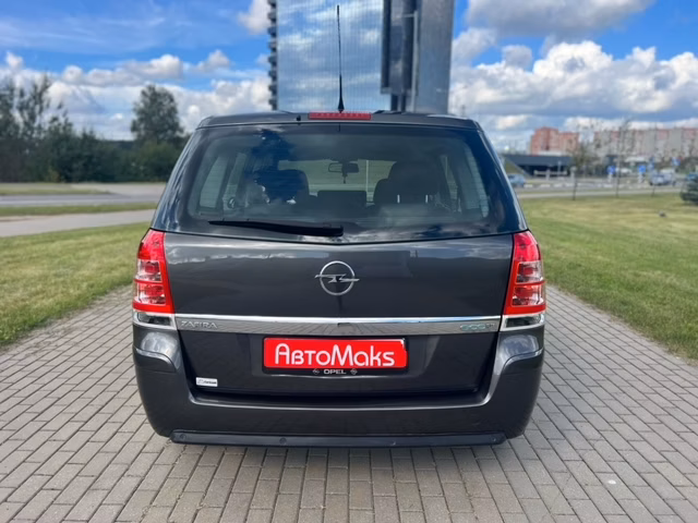 Opel Zafira фото 6