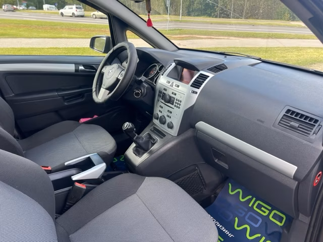 Opel Zafira фото 11