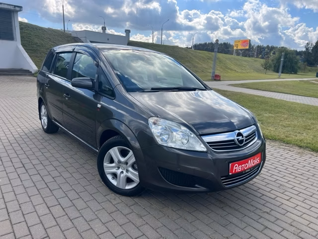 Opel Zafira фото 3