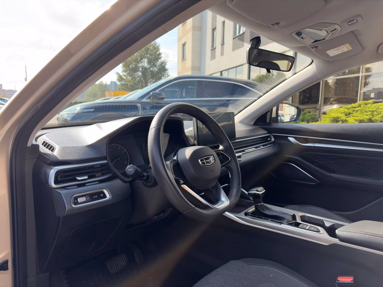 Geely Emgrand фото 9