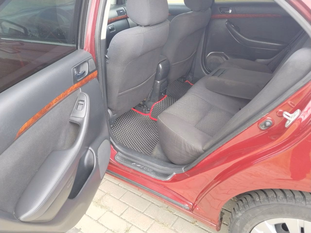Toyota Avensis фото 10