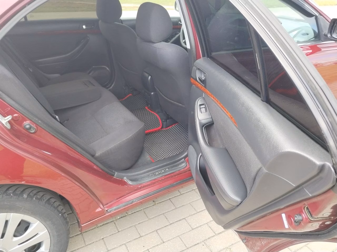 Toyota Avensis фото 16