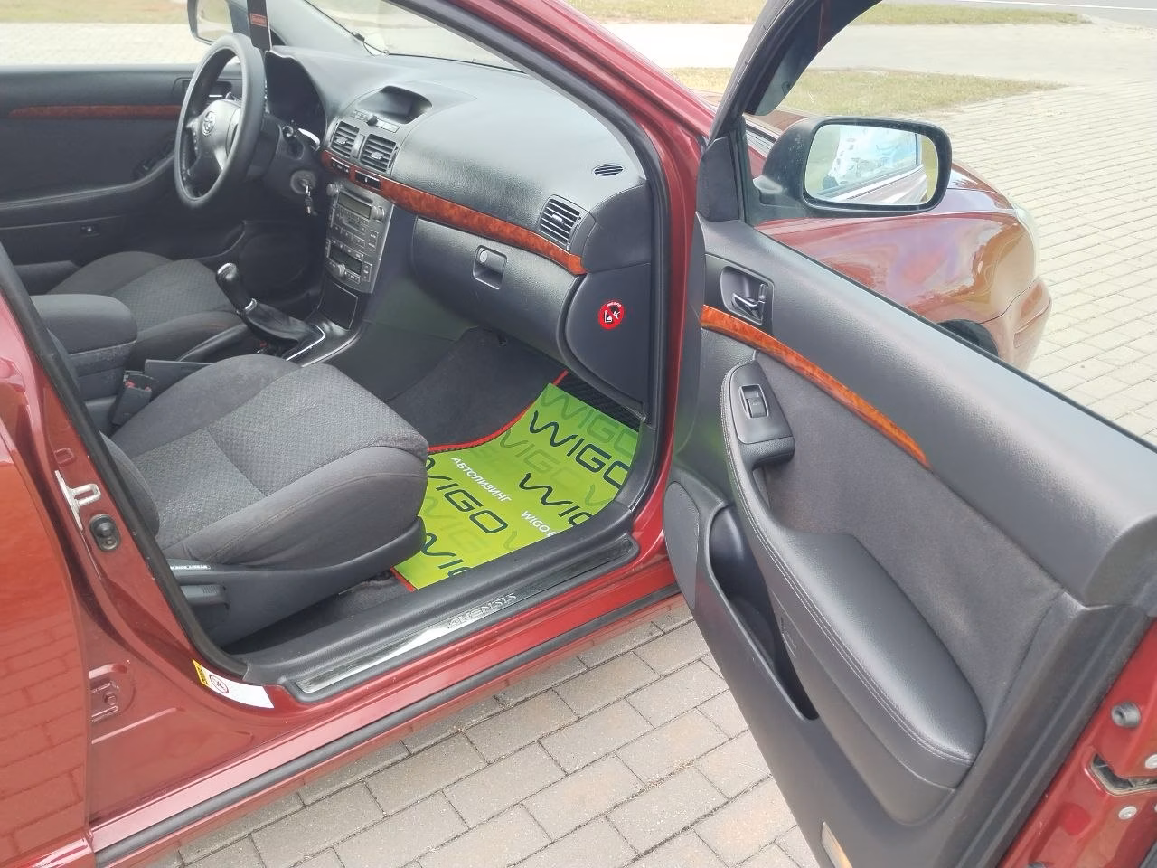 Toyota Avensis фото 14
